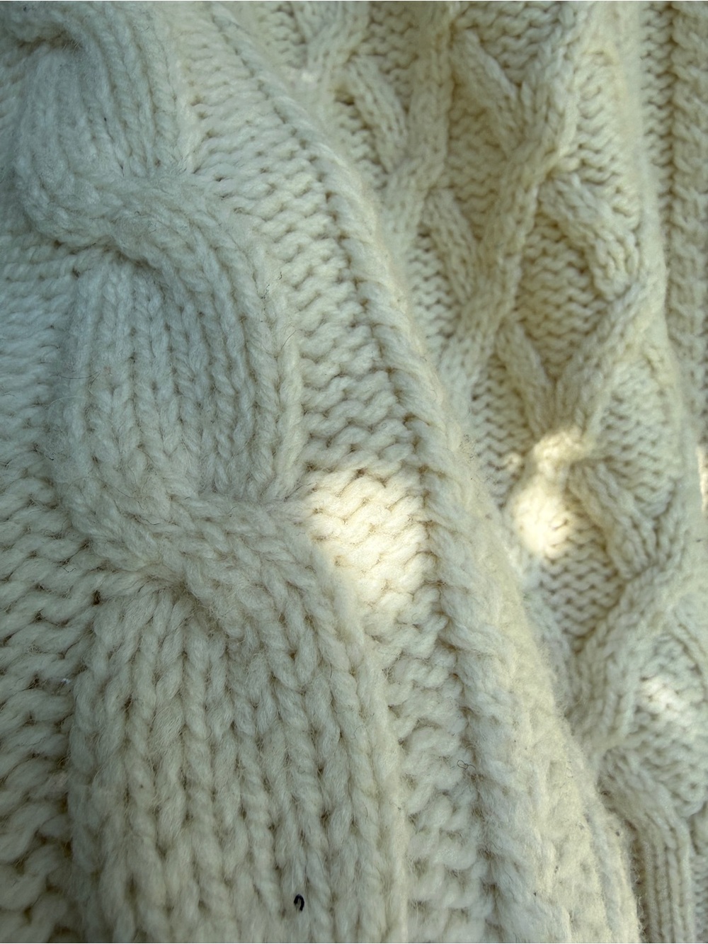 100% WOOL Boast Cream Cable-Knit Crewneck Sweater - Women - Picture 4 of 5